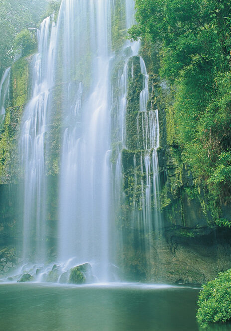 Costa-Rica-Waterfall